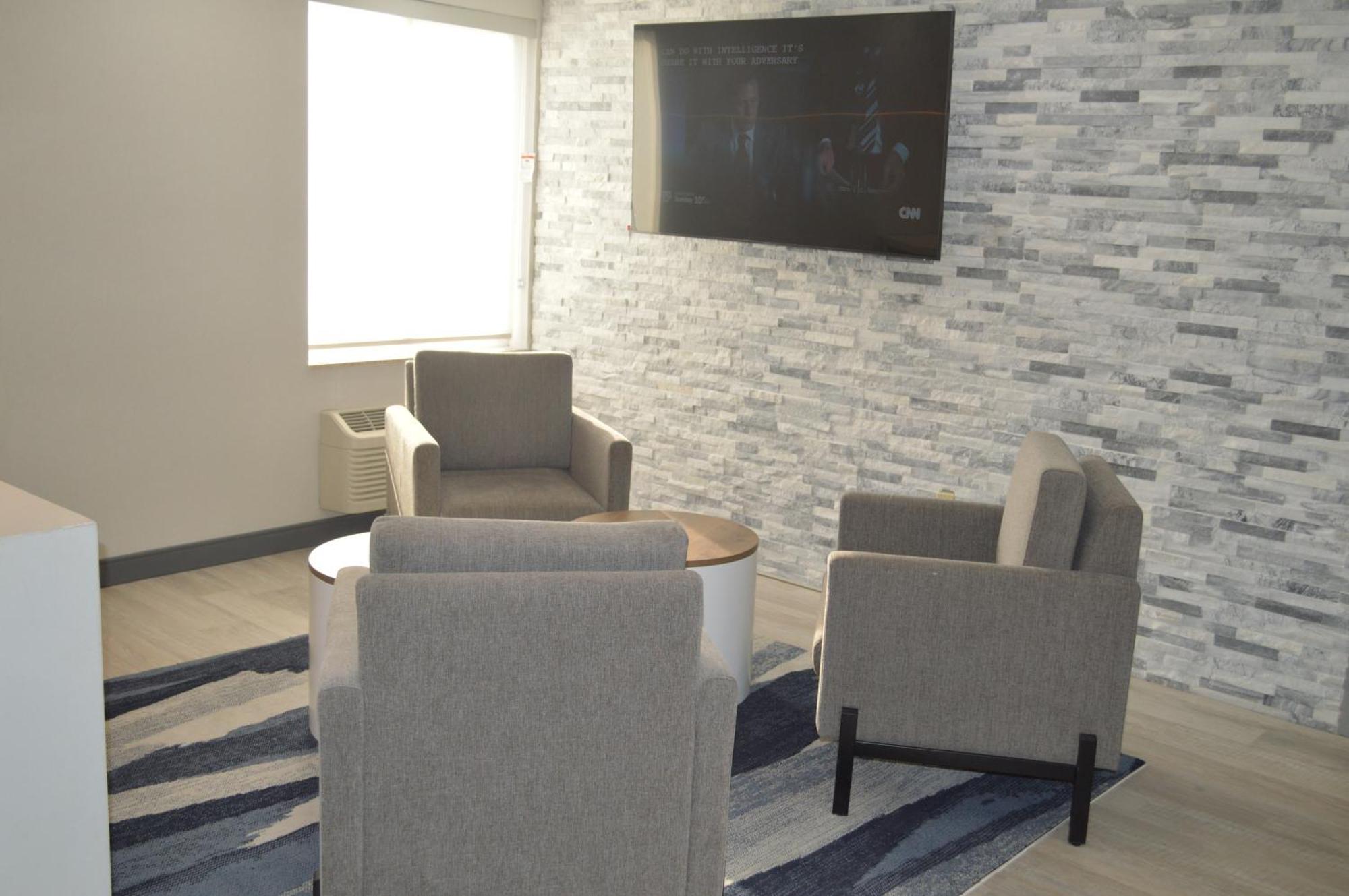 Hotel Comfort & Harrisburg-hershey North 3*