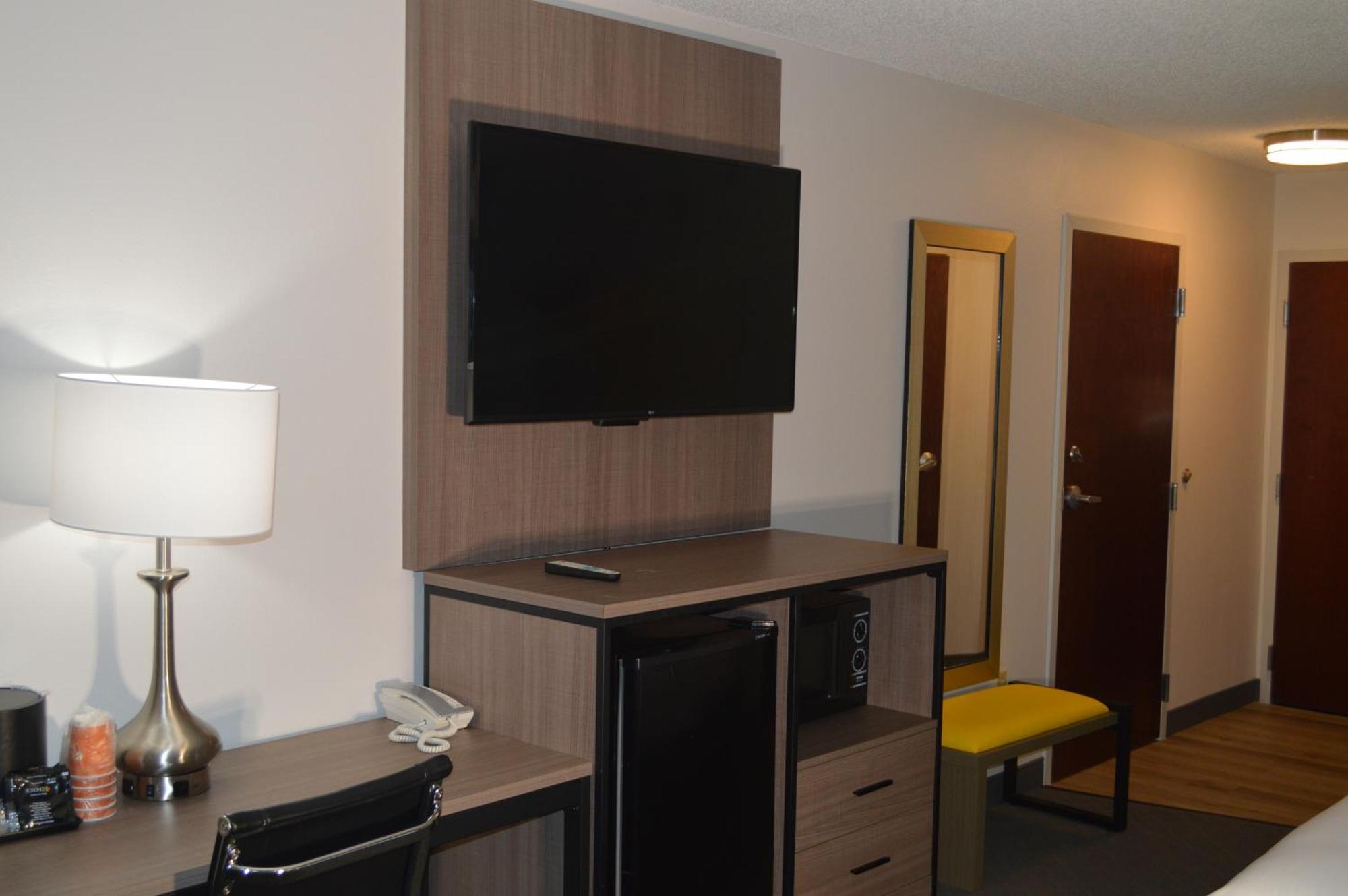 Hotel Comfort & Harrisburg-hershey North 3*