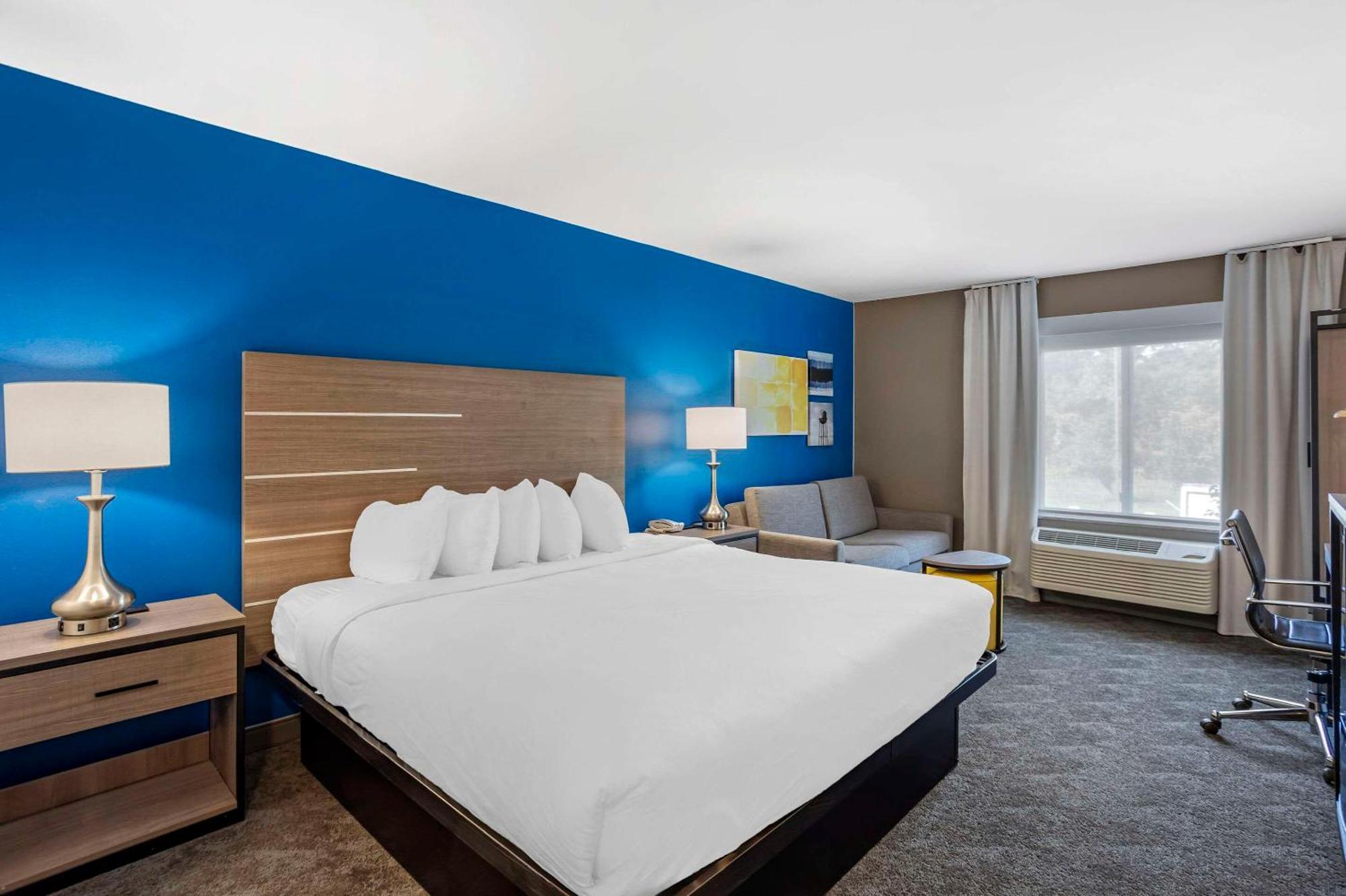 Hotel Comfort & Harrisburg-hershey North
