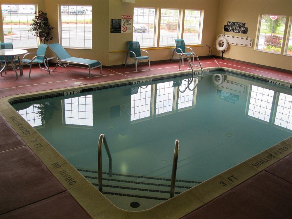 Hotel Comfort & Harrisburg-hershey North 3*